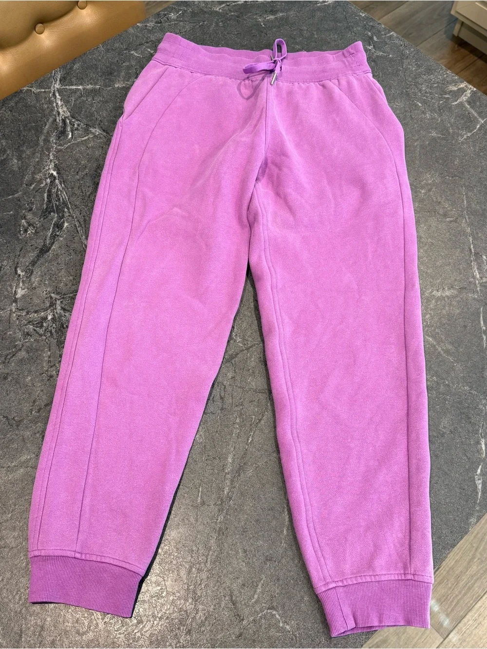 Lululemon scuba high rise sweatpant joggers size 6 purple